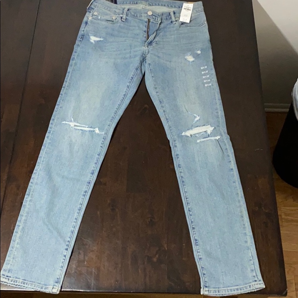 NEW! Abercrombie Men’s Ripped Slim Jeans